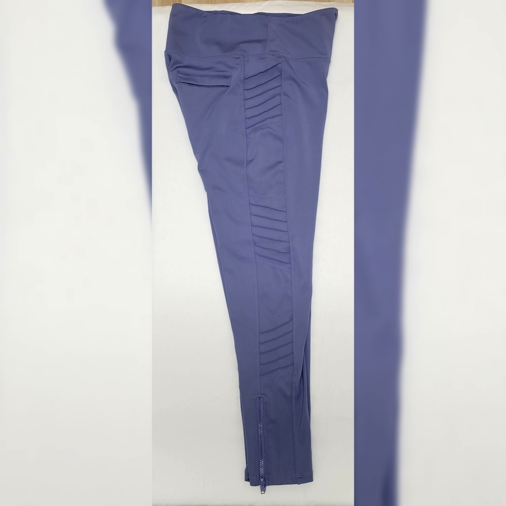 Motto Active Leggings With Zip Pockets